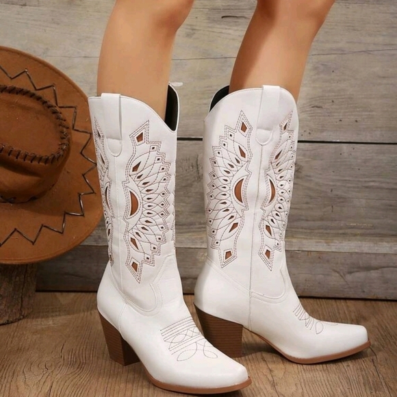 European And American New Retro Embroidered Western Cowboy Boots - Picture 6 of 8